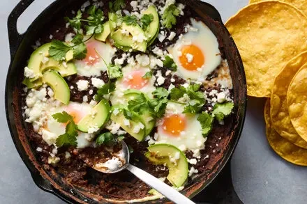 Huevos Enfrijolados (Eggs in Spicy Black Beans)