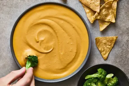 Vegan Queso Dip